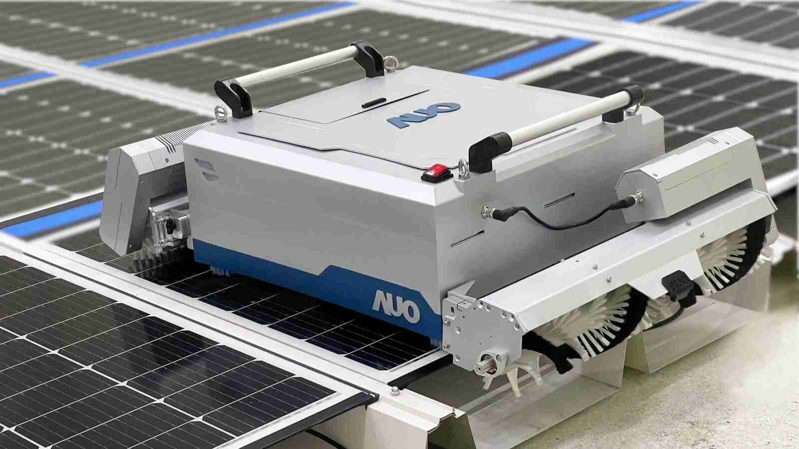 尊龙集团致力EPC场域技术升级，，导入清洁机器人搭配传感器与AI数据分析，，，，大幅减少维运成本