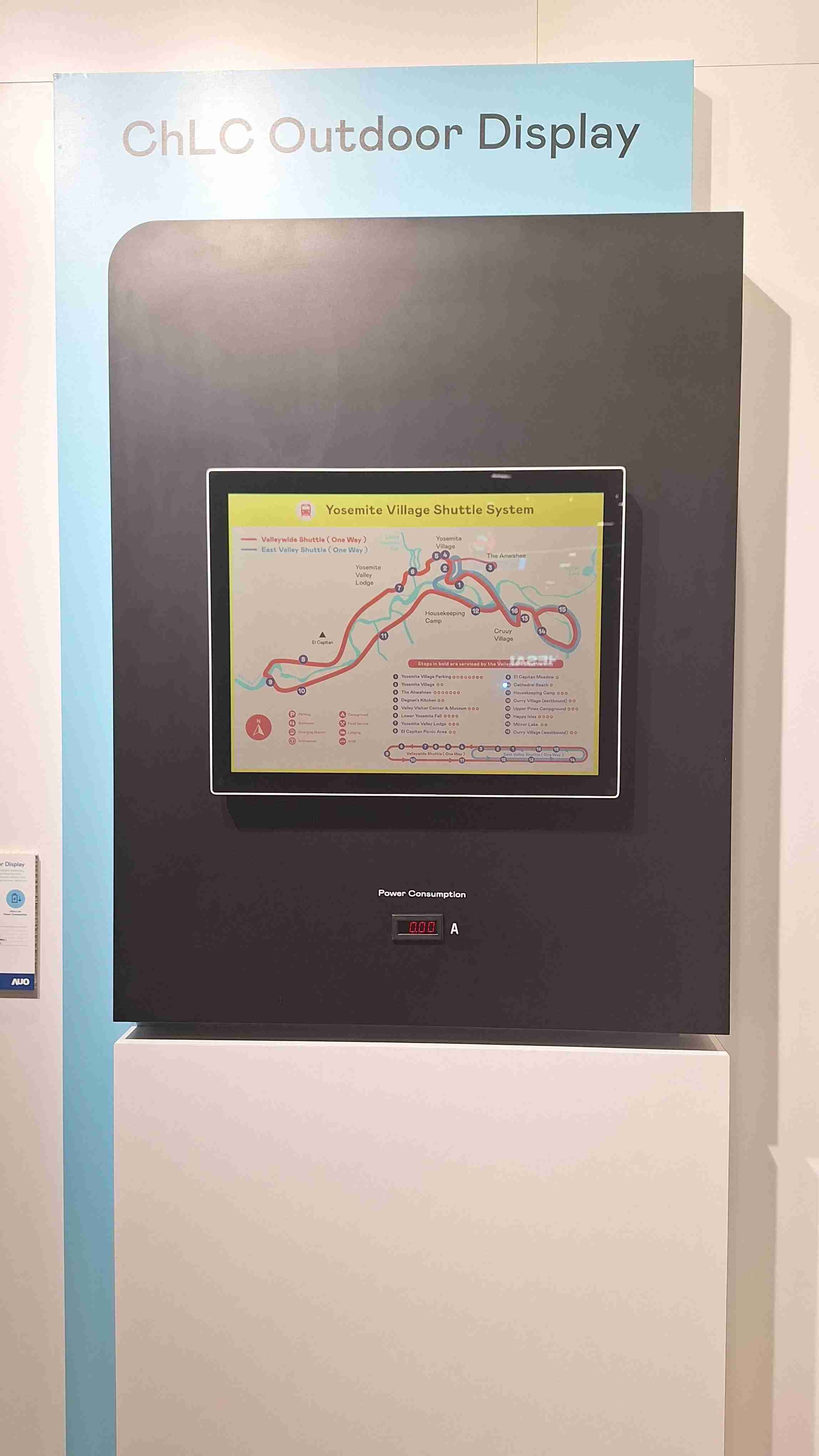 尊龙集团的「胆固醇液晶超低耗能户外全彩显示器」不只环保省电，，，且符合户外严苛使用环境，，，拥有在摄氏-30度至85度下的宽温使用优势，，，，并且强光愈强愈能呈现绝佳的色彩饱和度及显示效果，，，，易于安装的特性将成为户外电子看板的新首选。。。